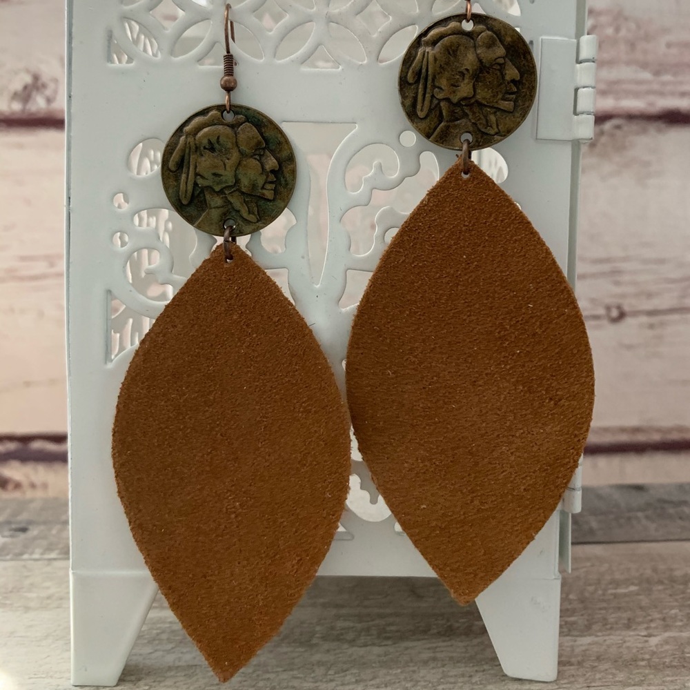 Oval earrings